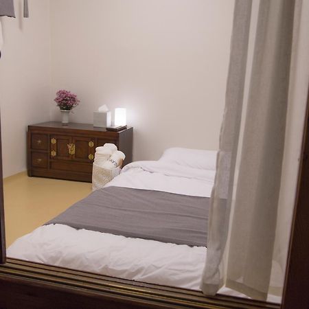 Stay 256 Hanok Guest House โซล ภายนอก รูปภาพ