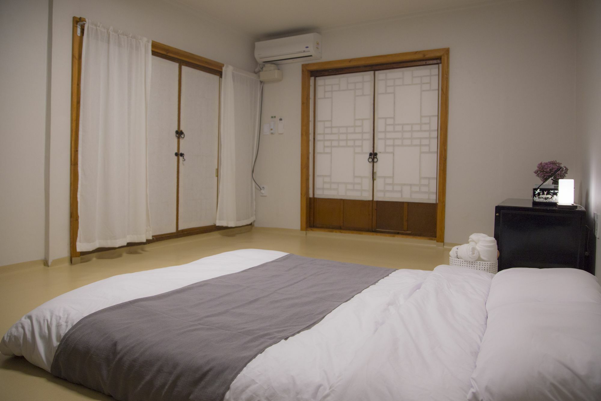 Stay 256 Hanok Guest House โซล ภายนอก รูปภาพ